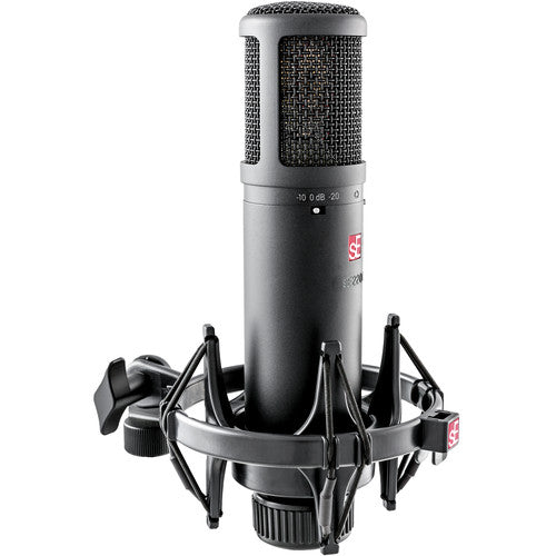 sE Electronics sE2200 Large-Diaphragm Cardioid Condenser Microphone with Isolation Pack (Black)